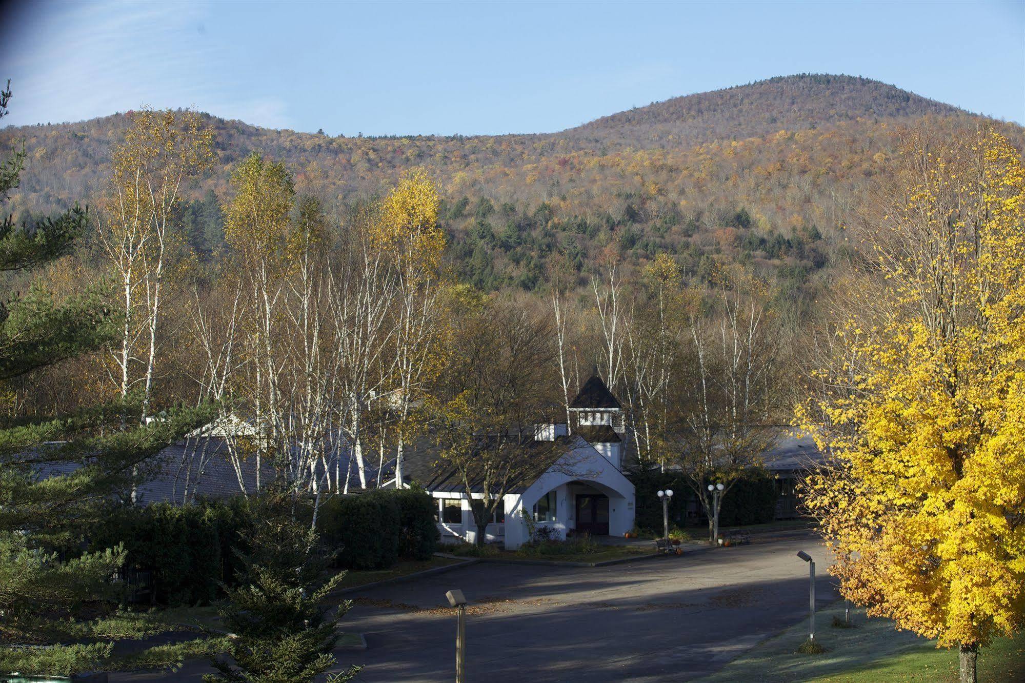 Mountaineer Inn Stowe Exterior photo